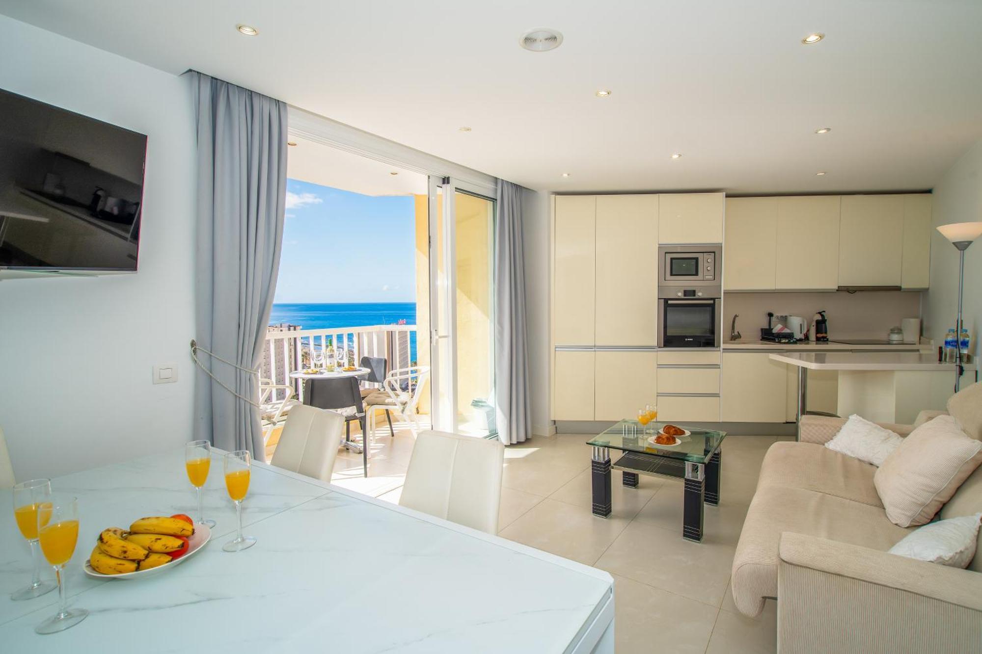 Prime 2bd With Balcony, View & Pool In Veronicas Apartment Arona (Tenerife)